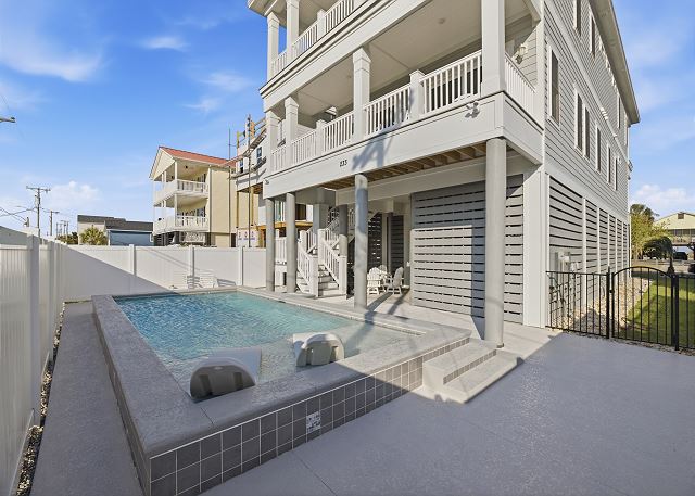 For Whom The Beach Tolls: New Coastal Retreat w/ Pool & Stunning Views 