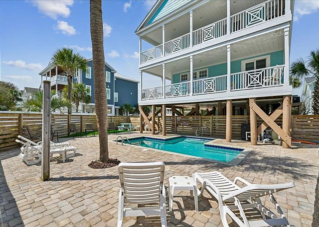 Barefoot Dreams: Ocean View & Pool