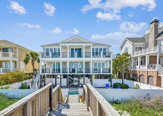 Camelot: Oceanfront & Private Pool