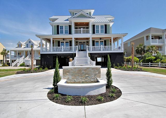 Gulf Stream Breeze: Oceanfront Luxury, Private Pool & Outdoor Oasis