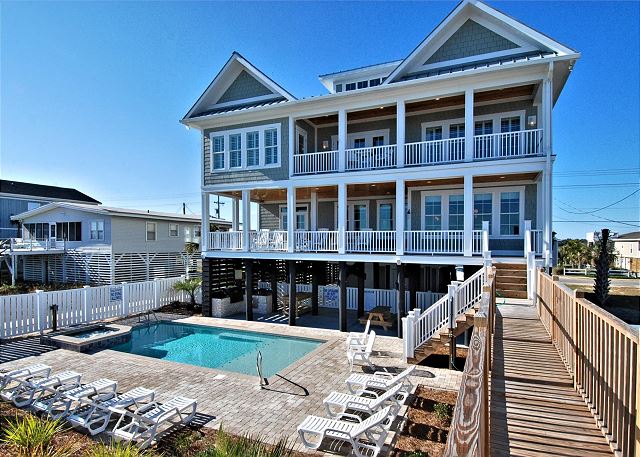 Sea La Vie: Oceanfront Retreat, Private Pool & Game Room