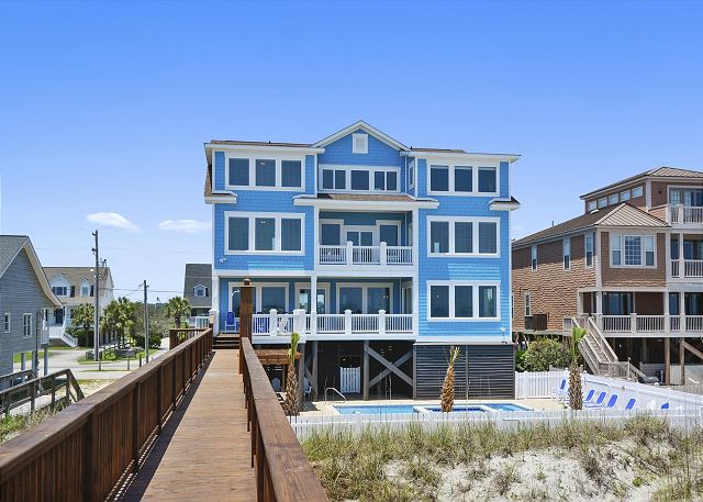 Sea Suite: Oceanfront Retreat, Private Pool & Hot Tub