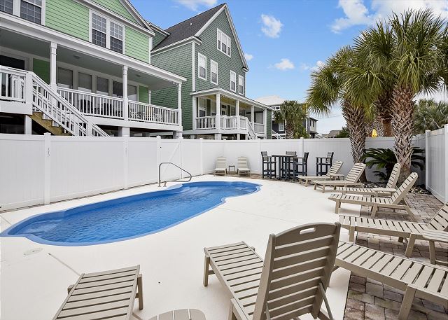 Sun-S-Up: Private Pool, Steps to the Beach & Surfside Pier