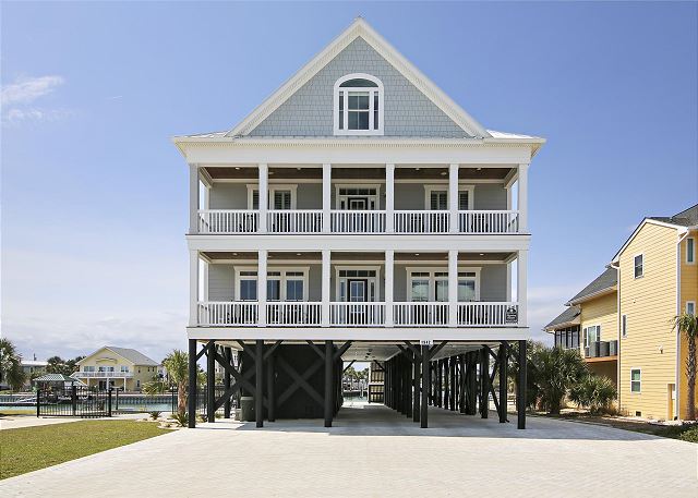 William's Wharf: Inlet Front, Dock, Pool & Steps to the Beach