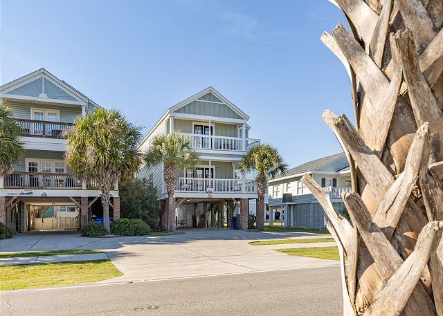 Azalea Shores: Private Pool & Steps to Beach