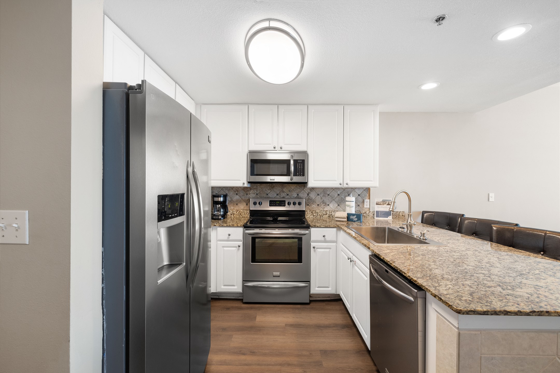 Lighthouse 1014 | Photo 3