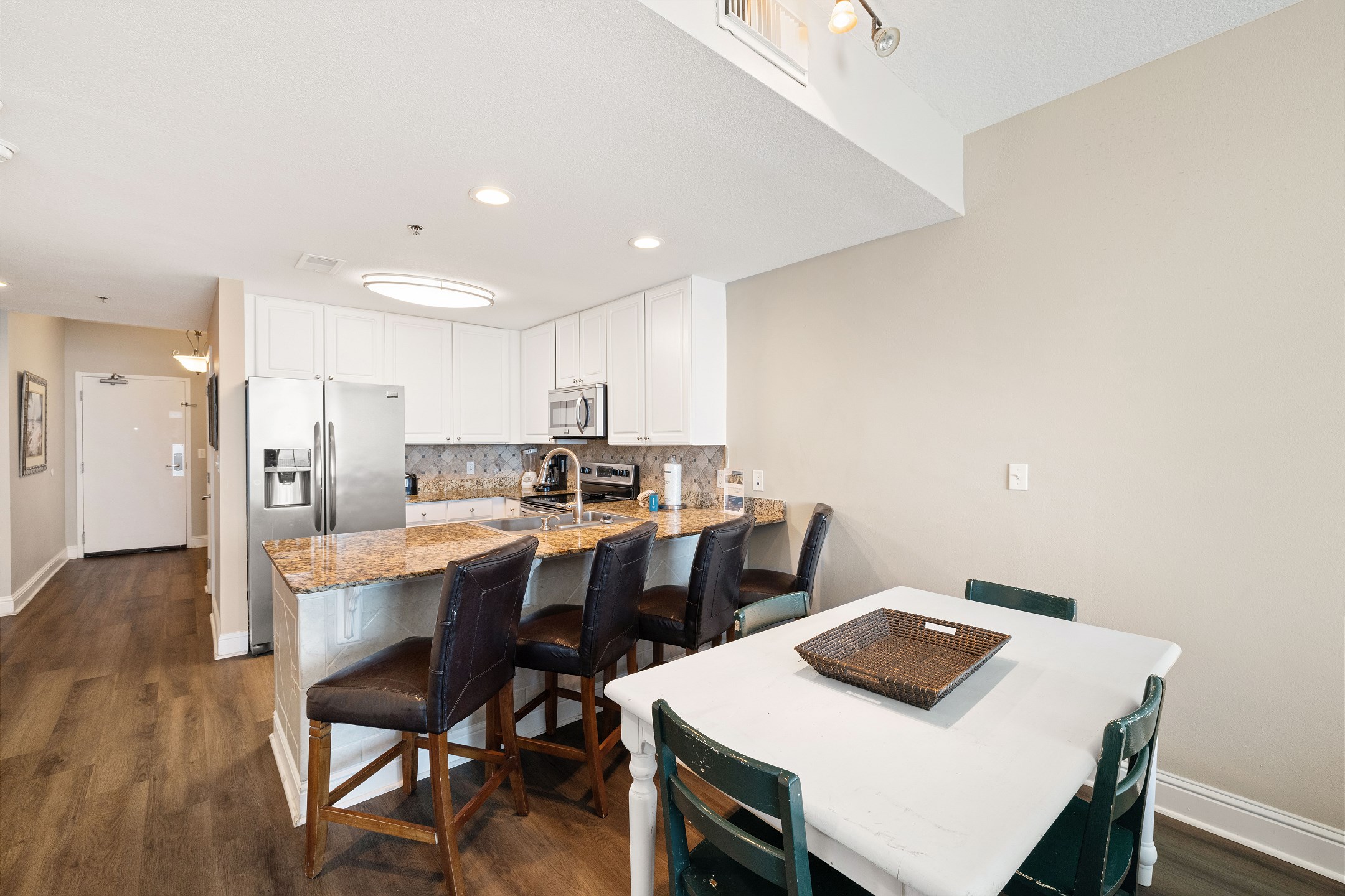 Lighthouse 1014 | Photo 3