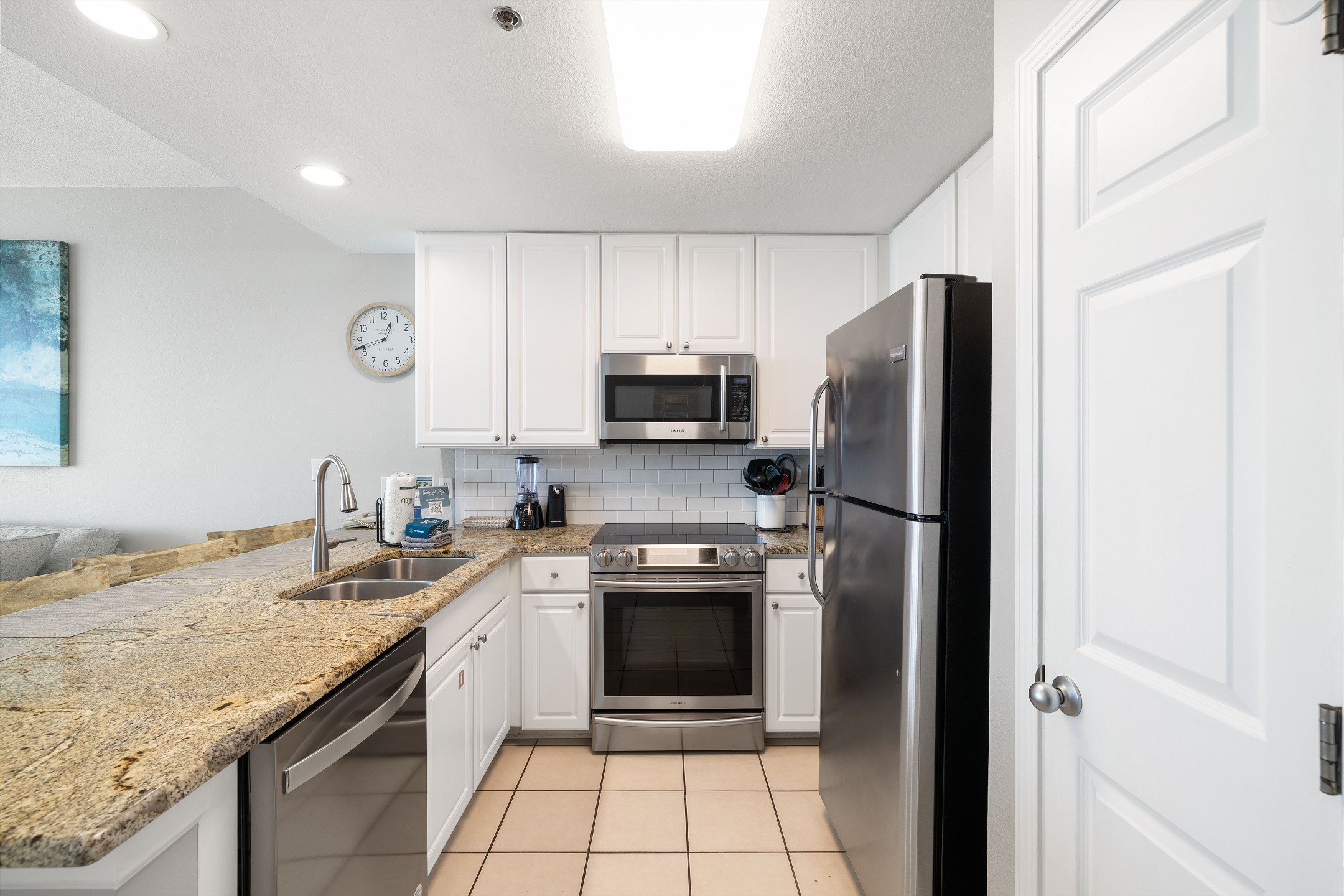 Lighthouse 1202 | Photo 3