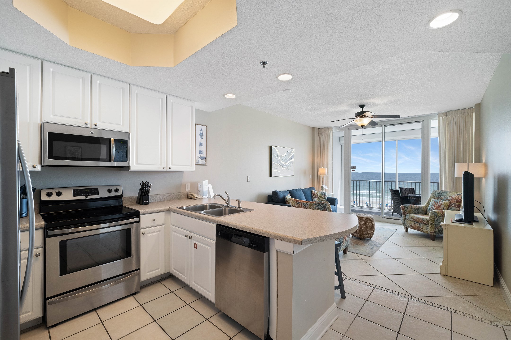 Lighthouse 410 | Photo 3