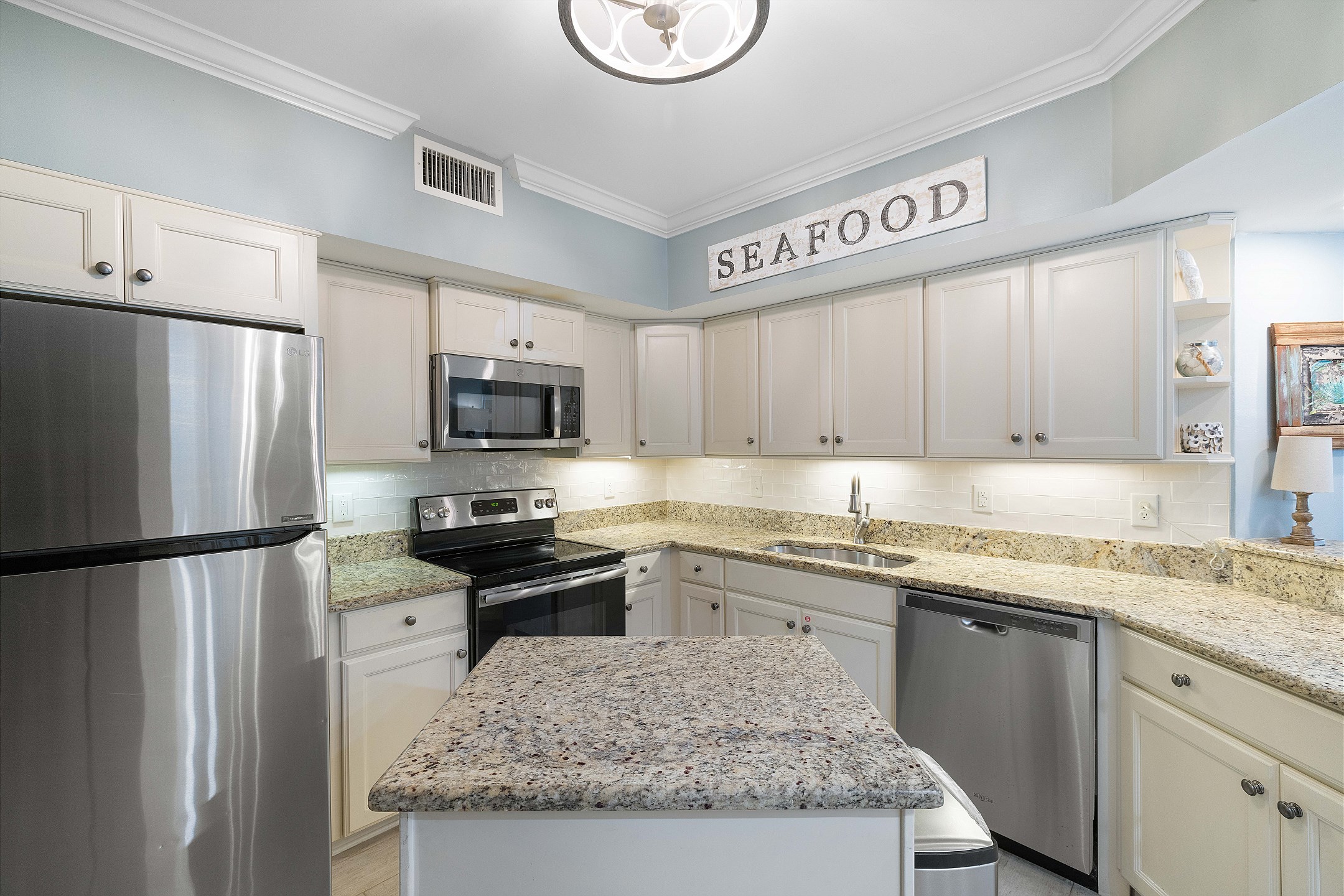 Pelican Pointe 304 3