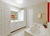 PW2205_Masterbath1