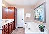 PWII3005_Masterbath1