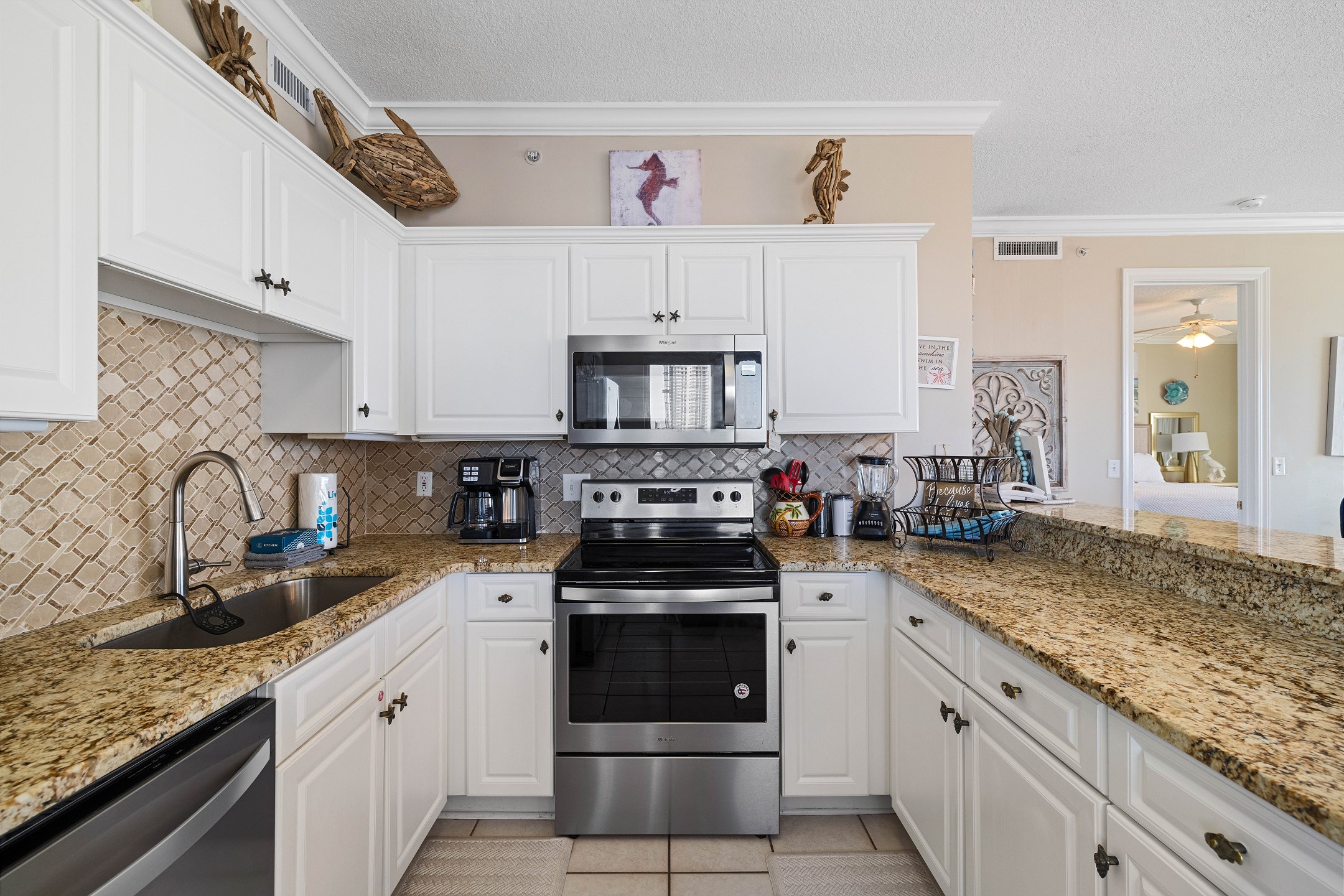 Regency Isle 812 | Photo 3