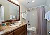 TW1201_guest2-bath