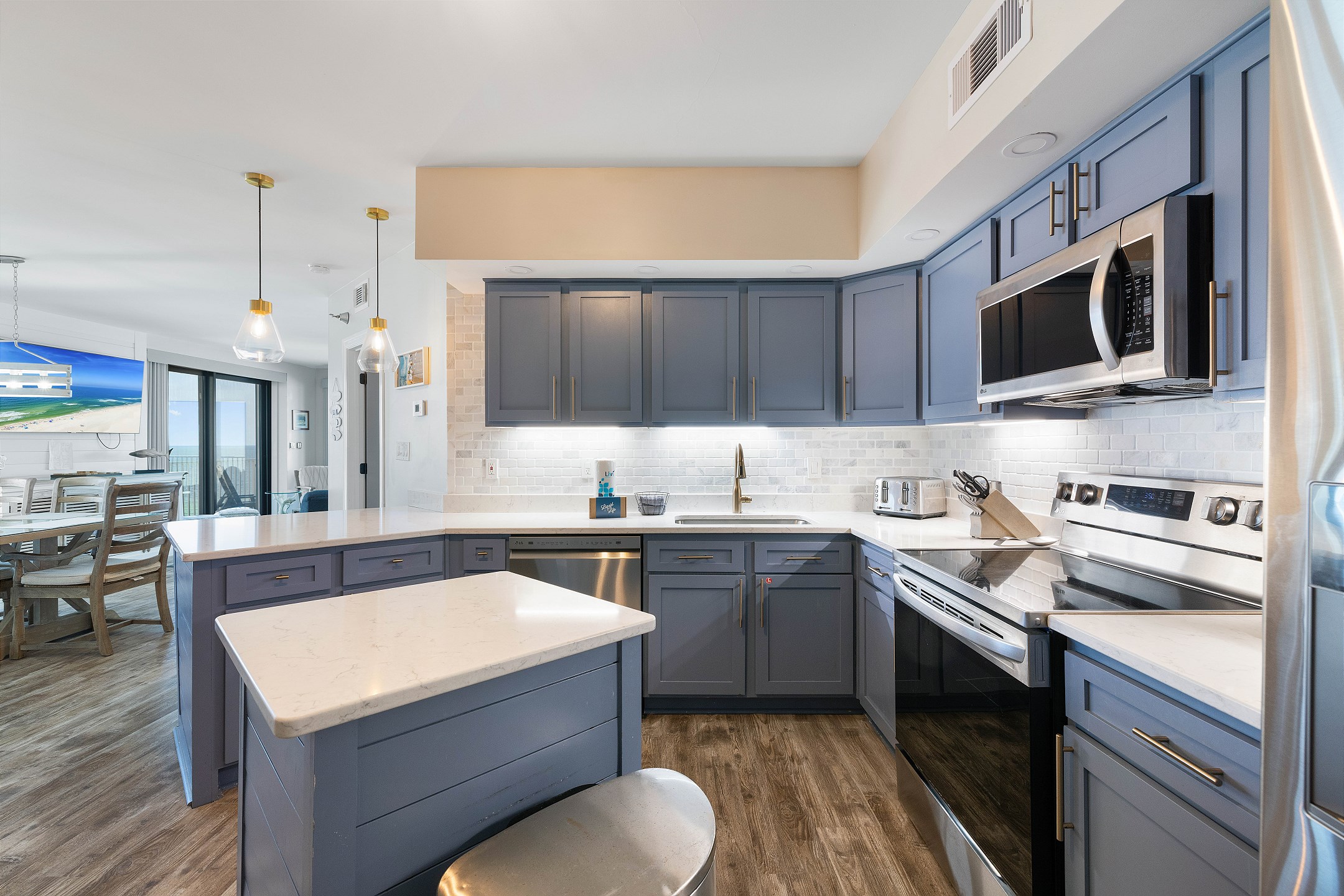 White Caps 701 | Photo 3