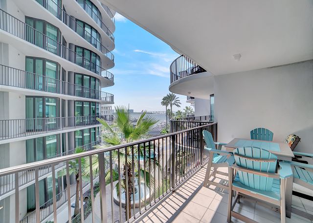 Lighthouse on the Bay 2310 2