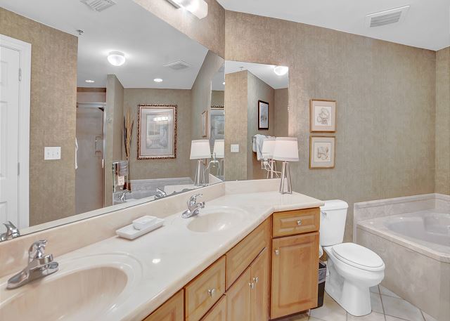 Lighthouse on the Bay 2310 6