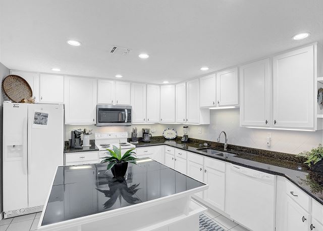 The Palms 1002 | Photo 3