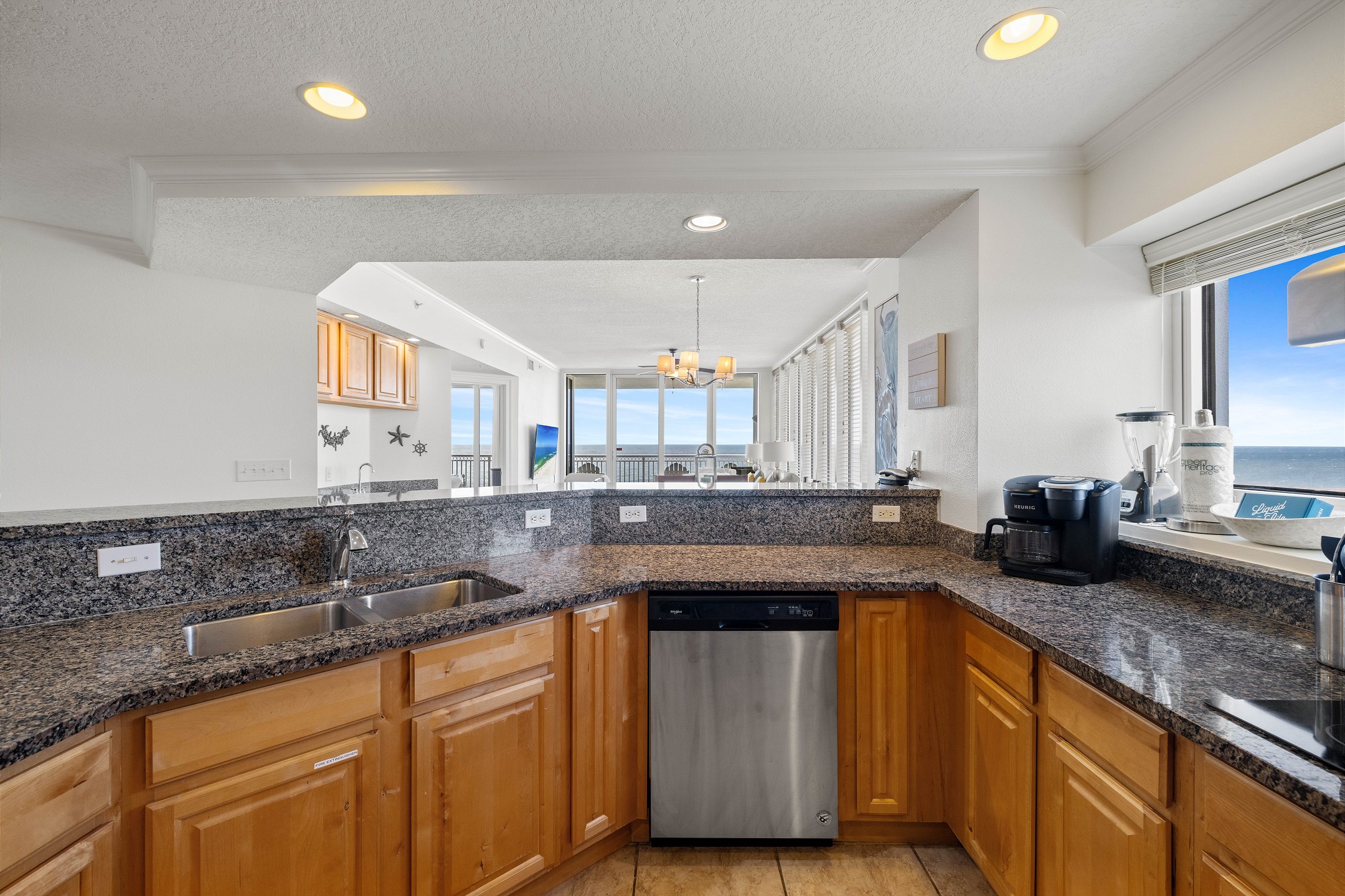 The Colonnades 903 3