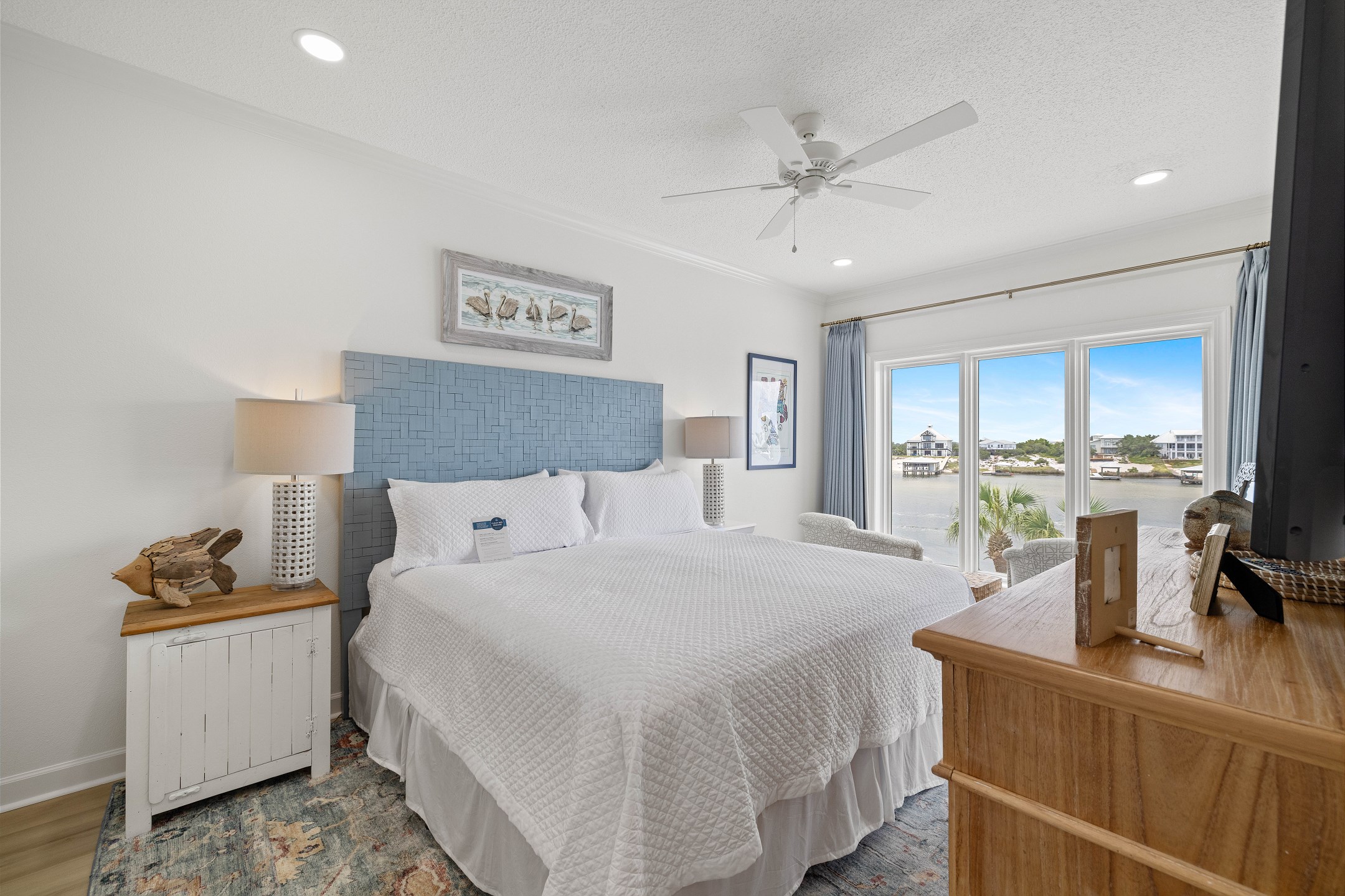 Dolphin Harbor 3C 4