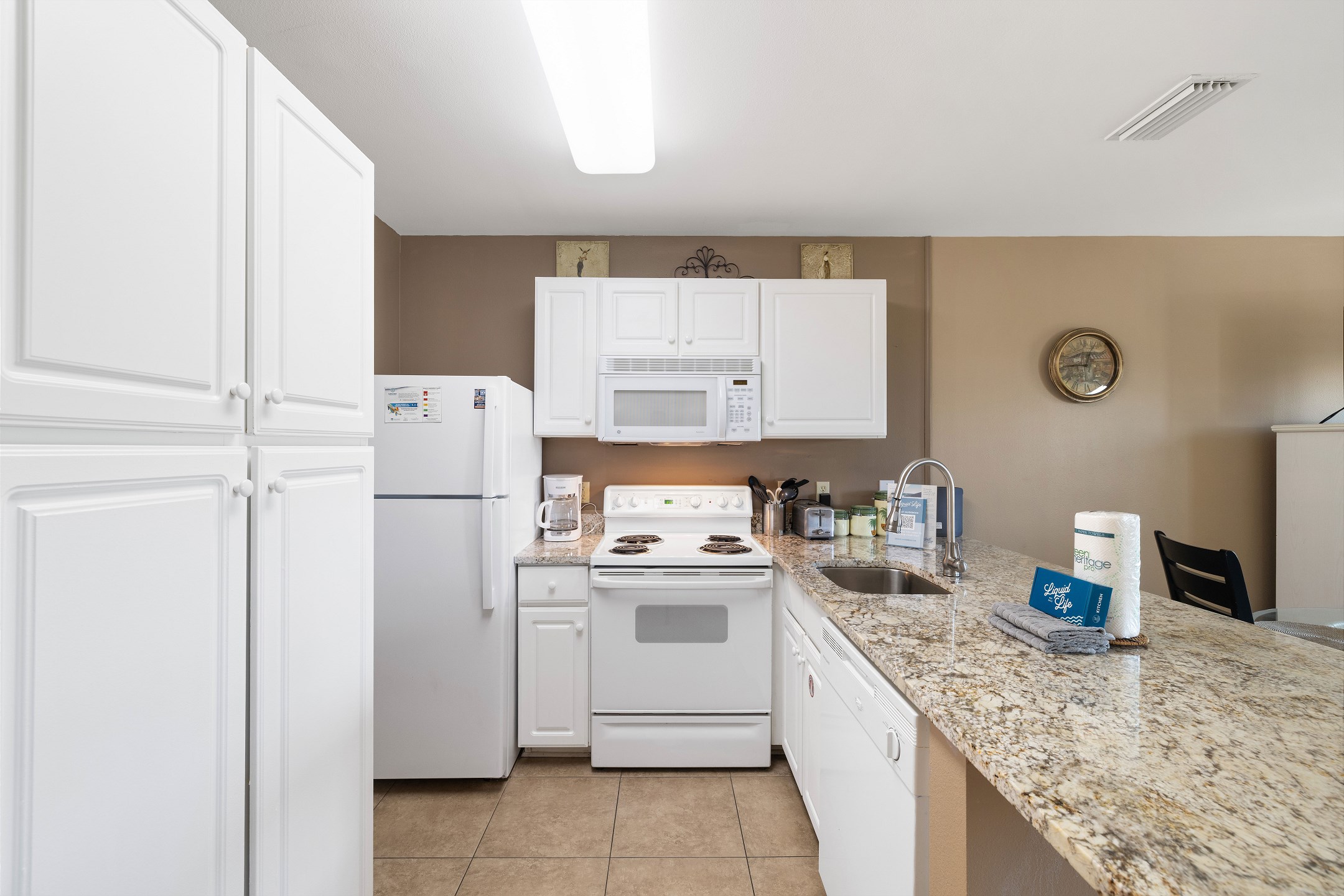 Grand Caribbean 325 3