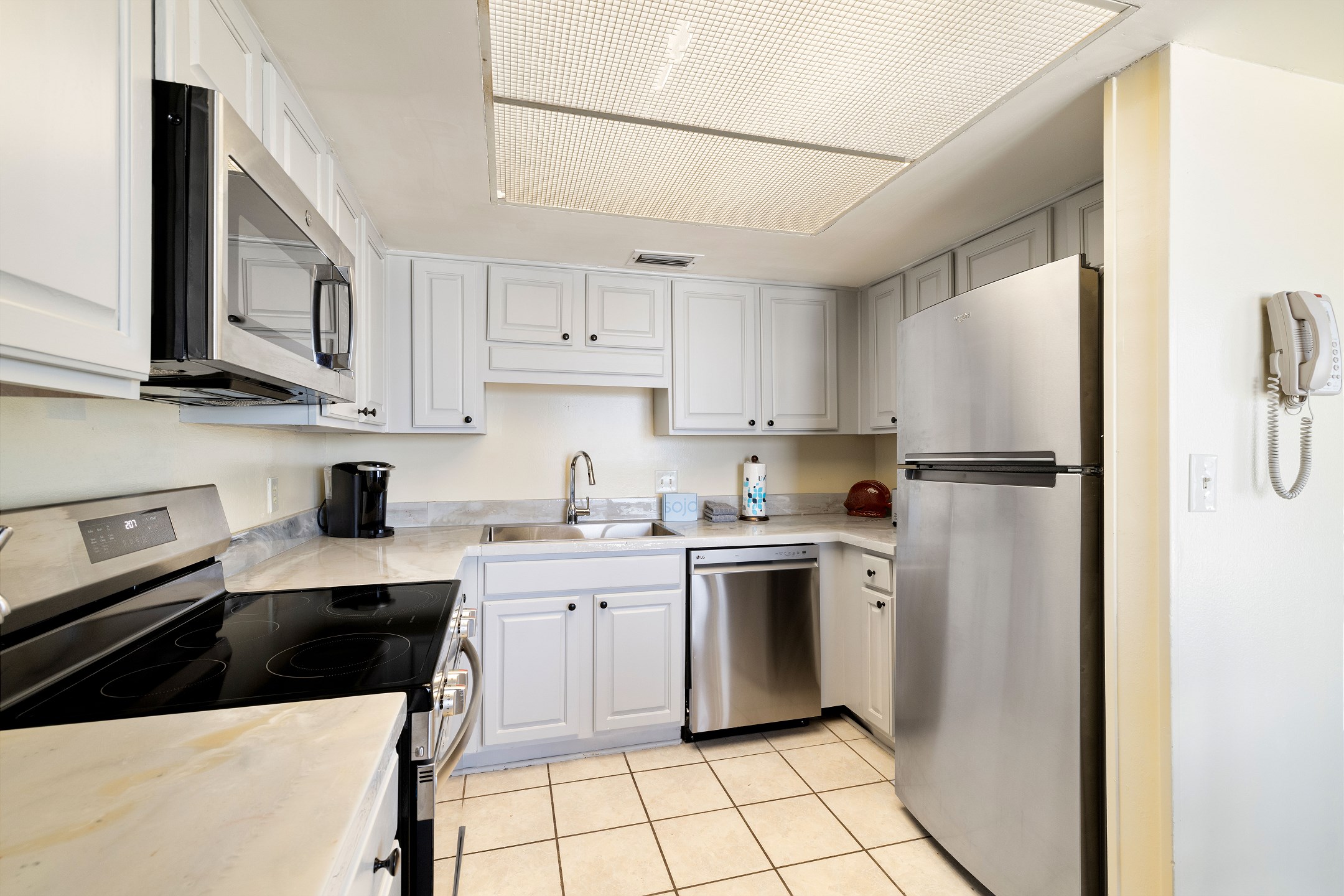 Phoenix II 2046 | Photo 3