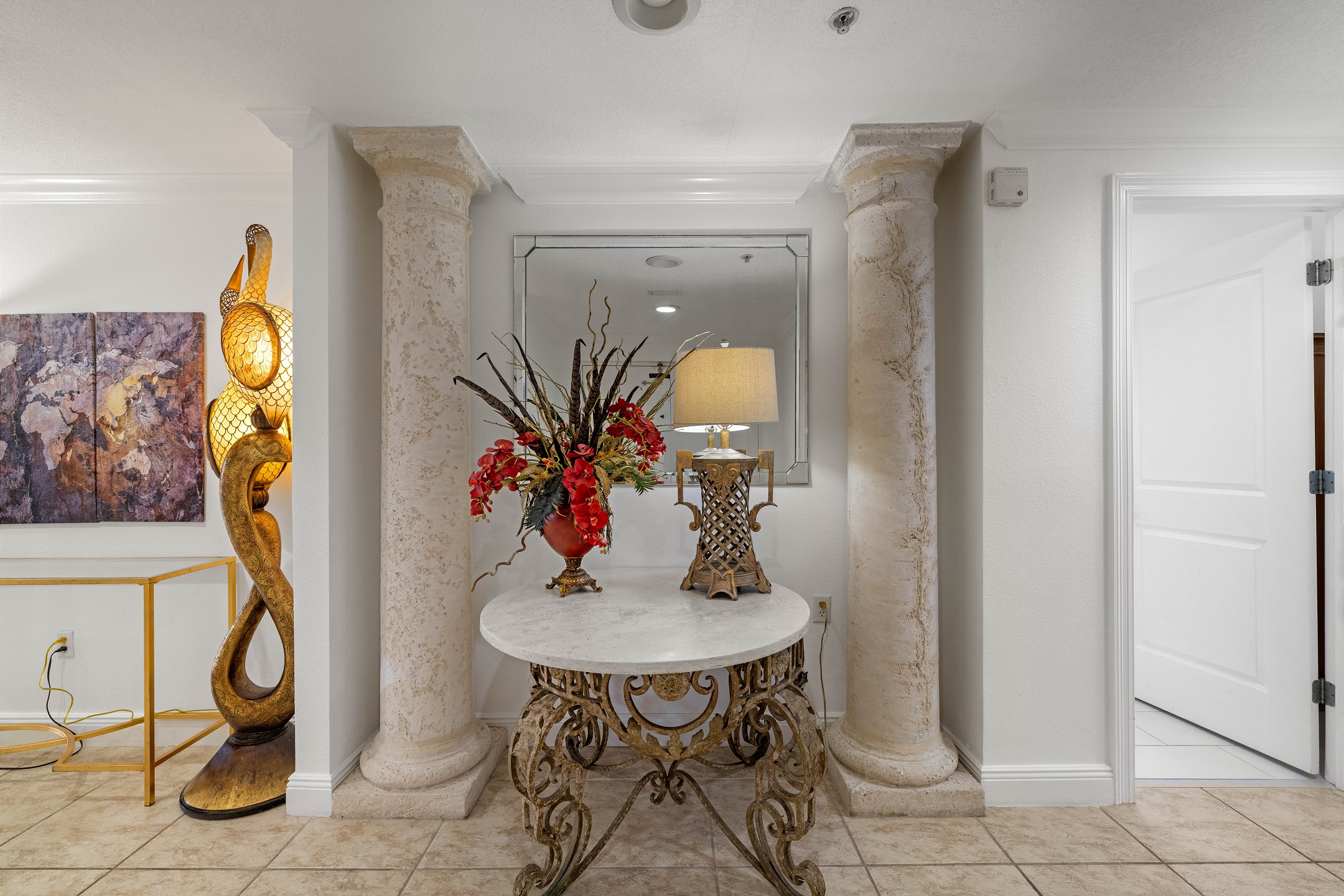 The Colonnades 2102 4