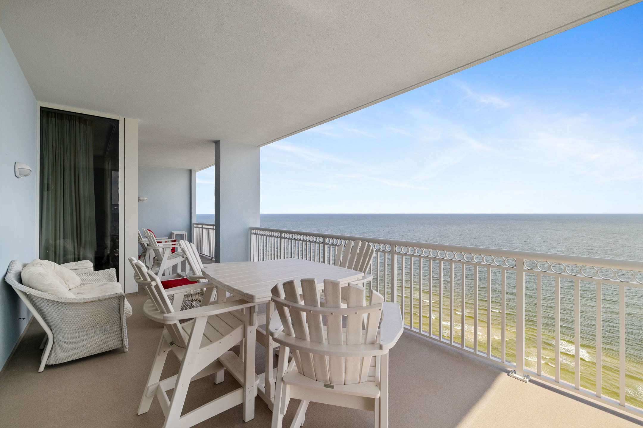 The Colonnades 2102 2