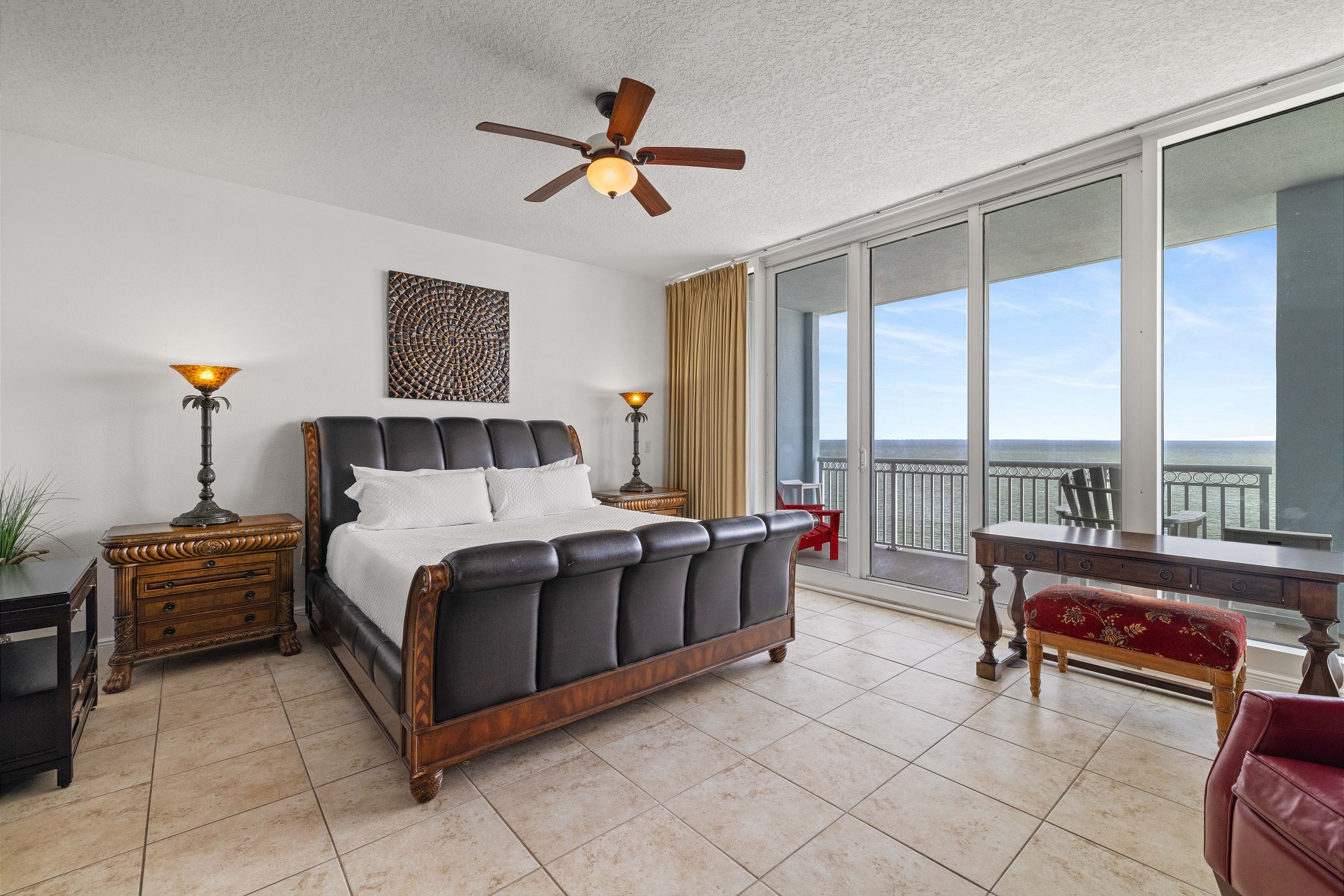 The Colonnades 2102 5