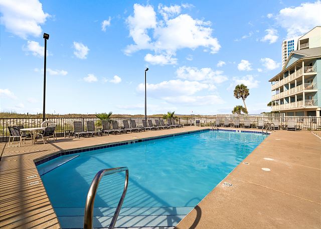 Island Winds West 670