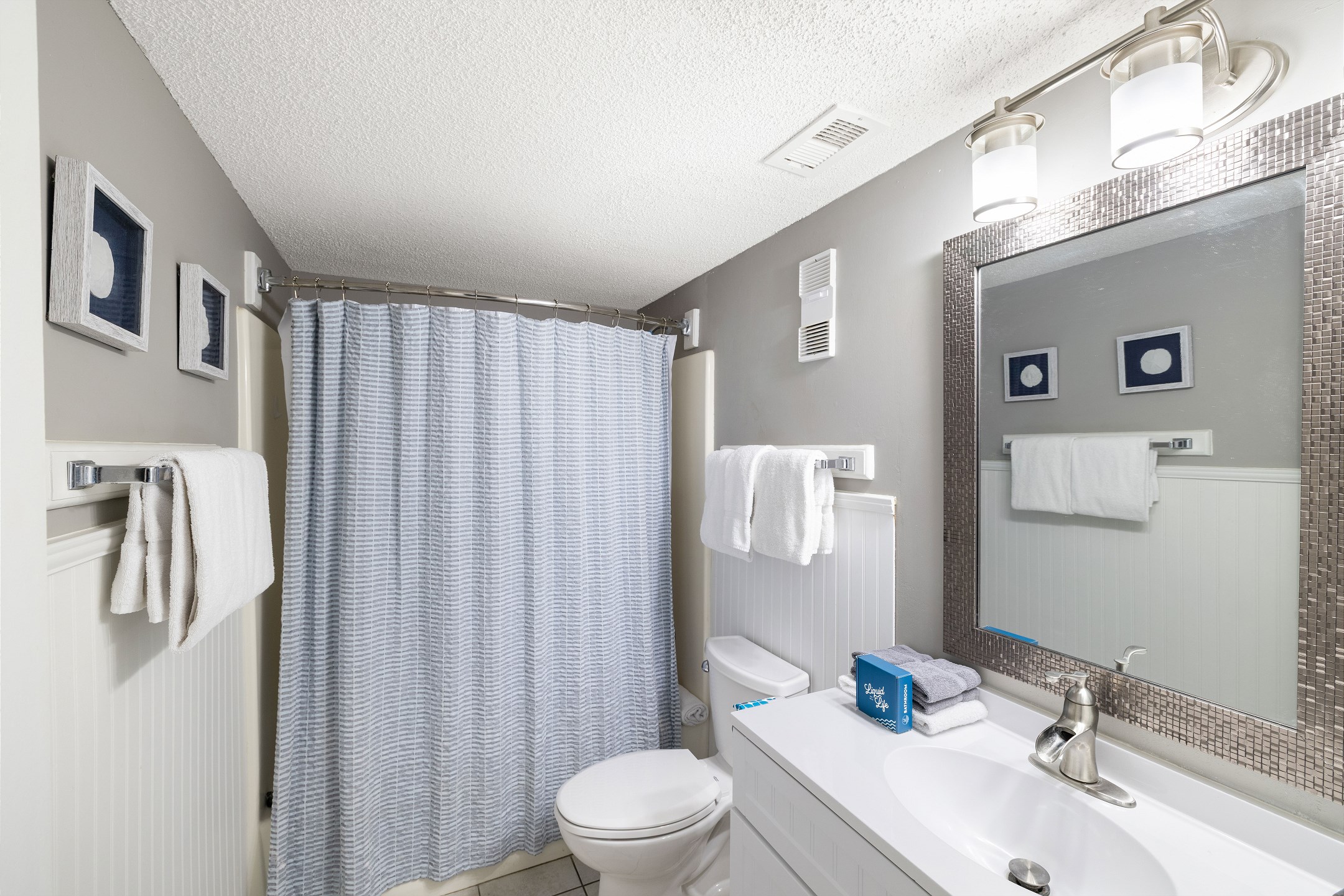 Island Winds West 670 6