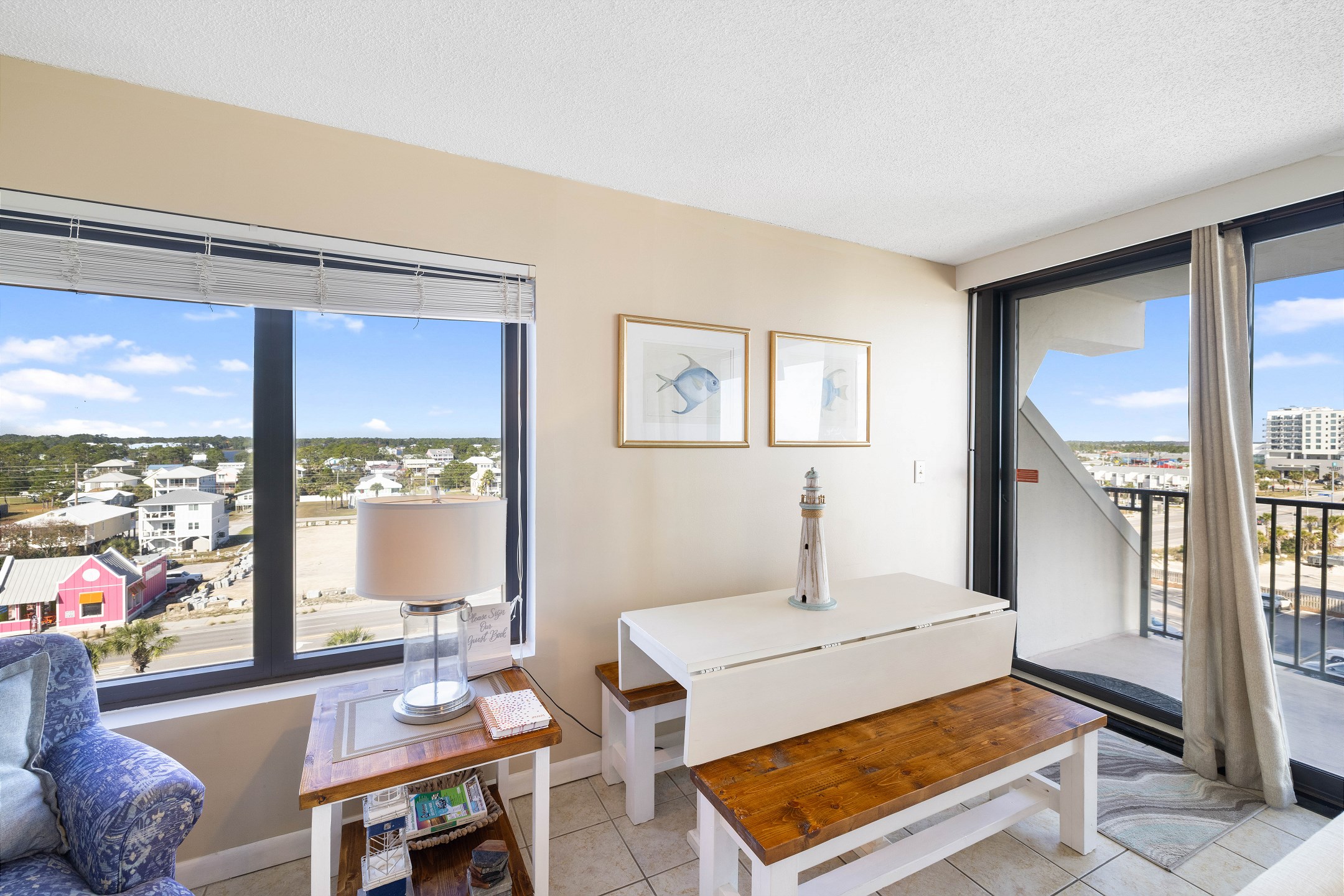 Island Winds West 670 4