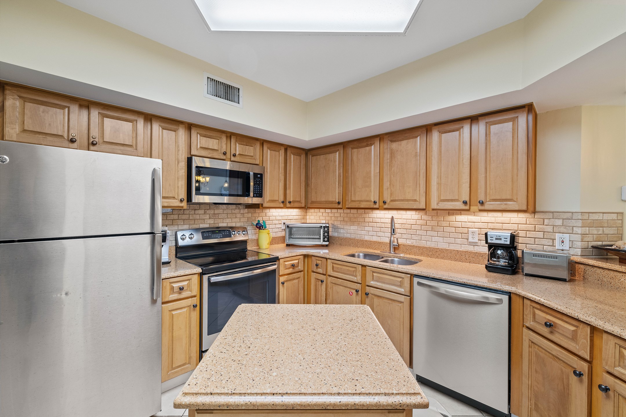 Bluewater 402 | Photo 3