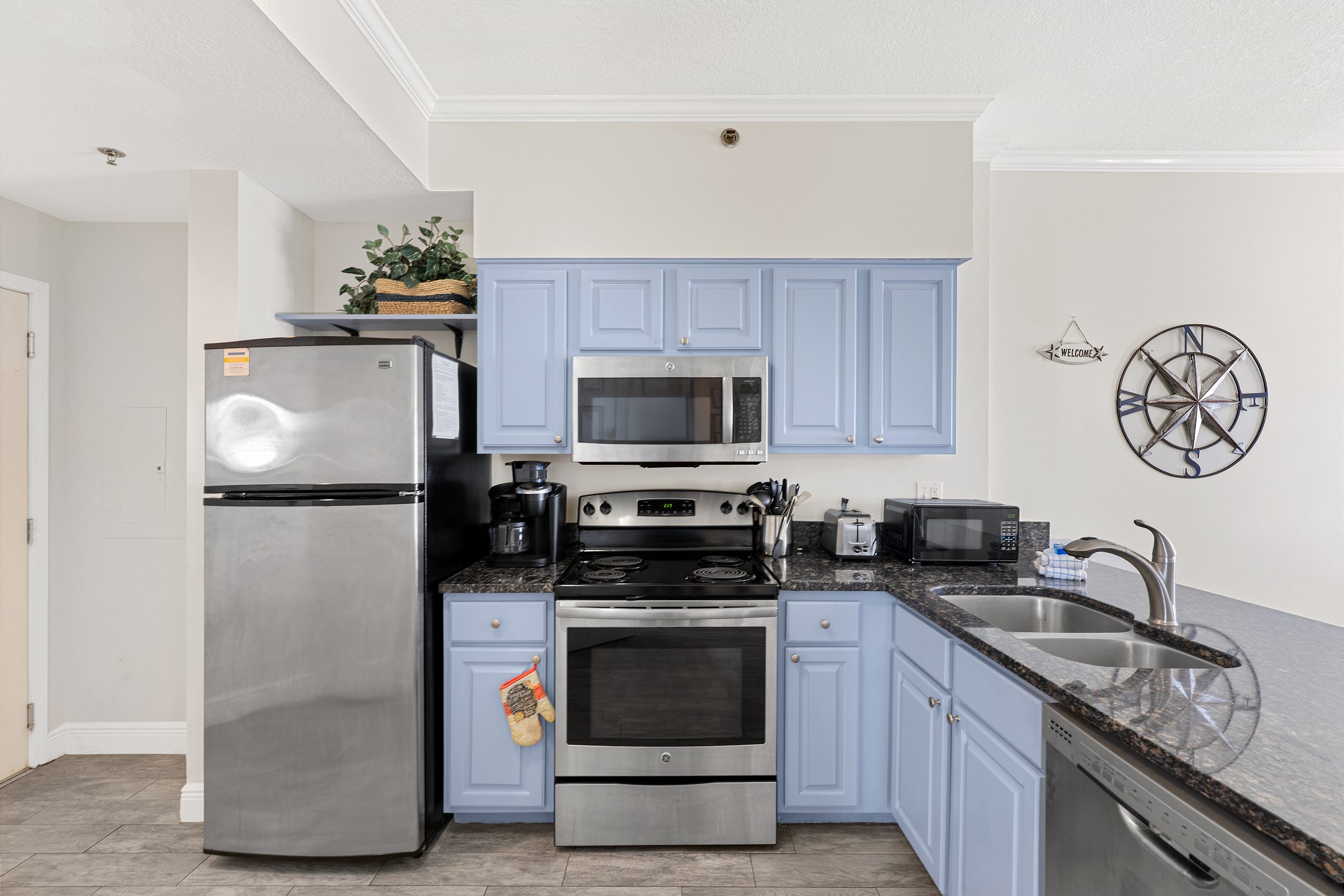 Tradewinds 1205 | Photo 3