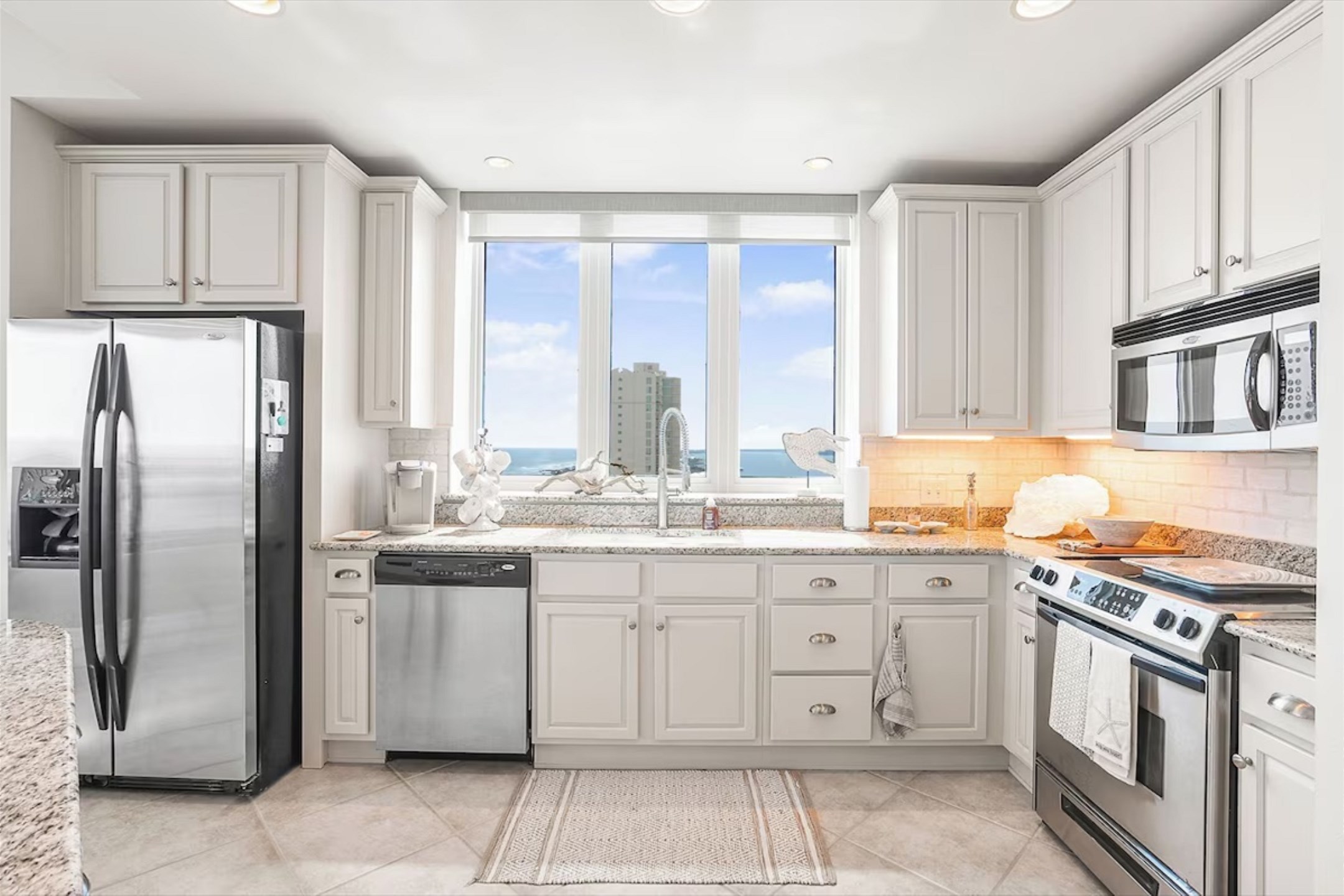 Lagoon Tower 1301 | Photo 3