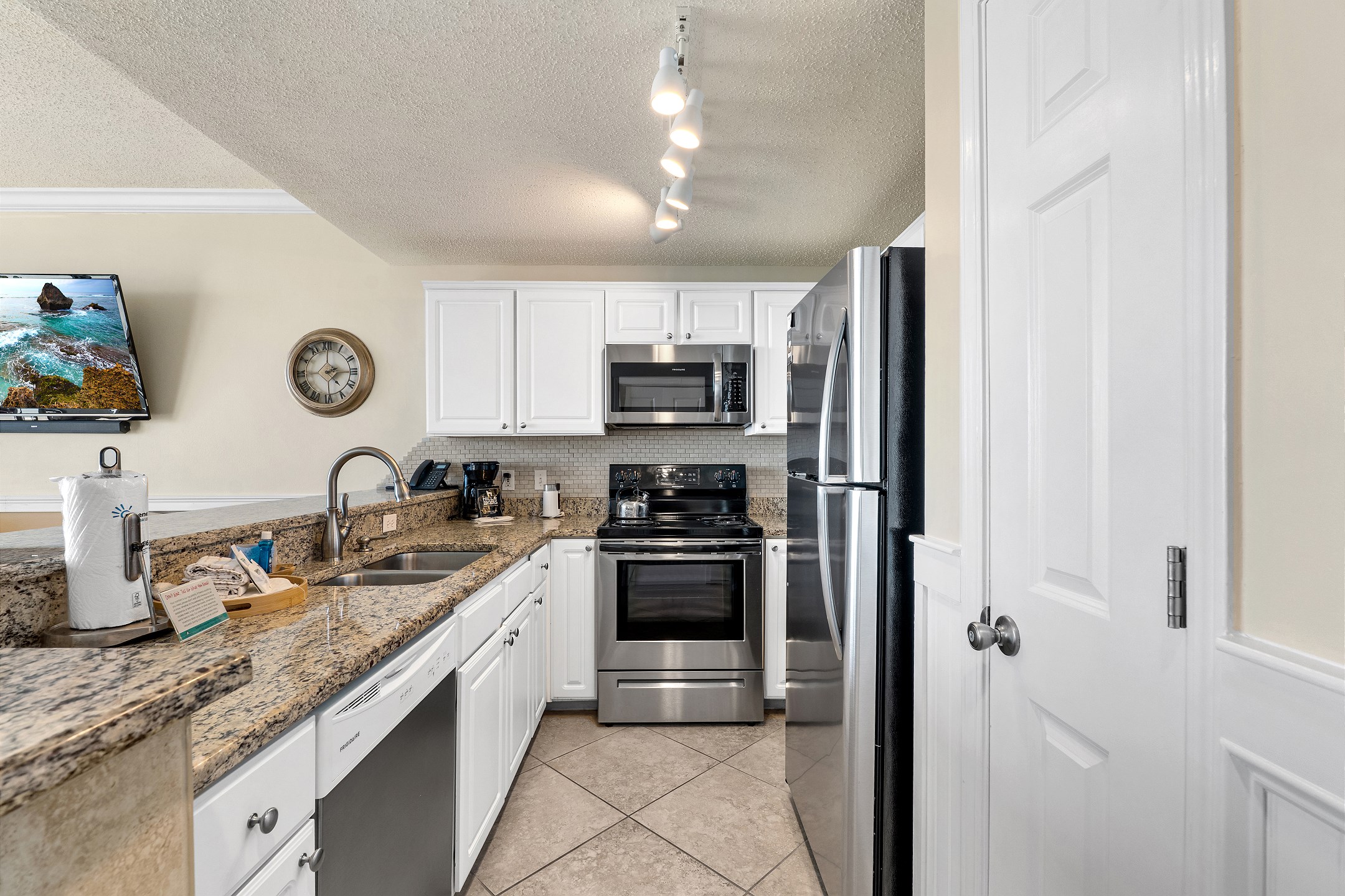 The Beach Club 402D | Photo 3