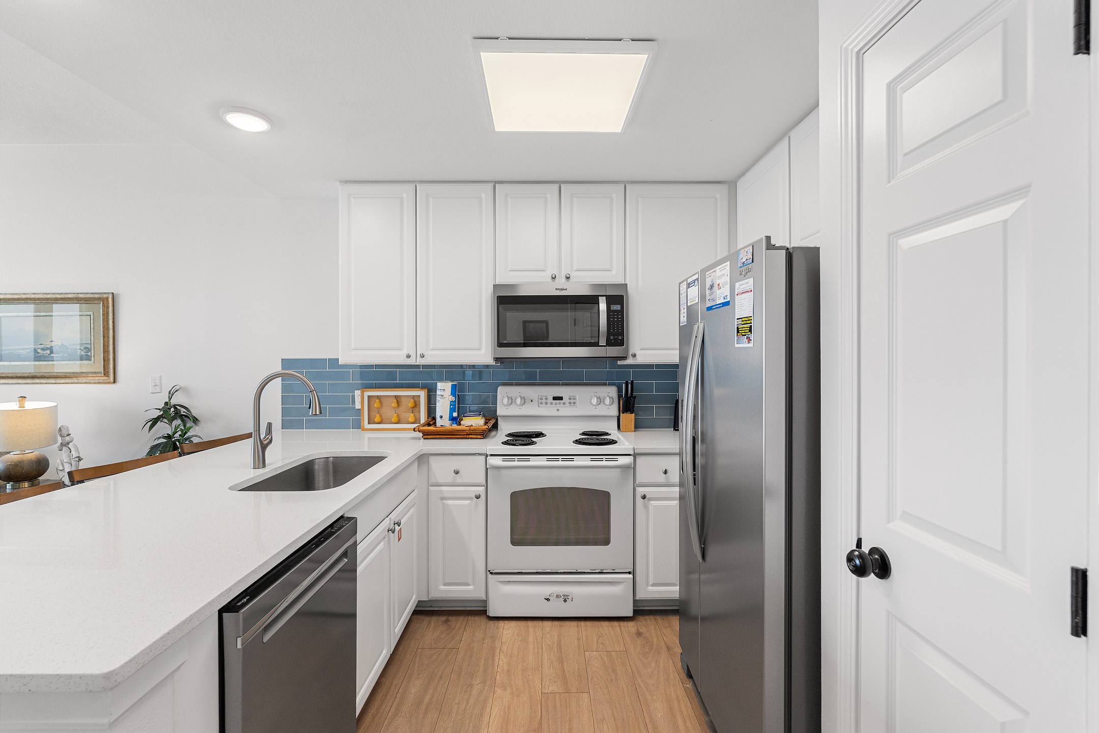 Lighthouse 1009 | Photo 3