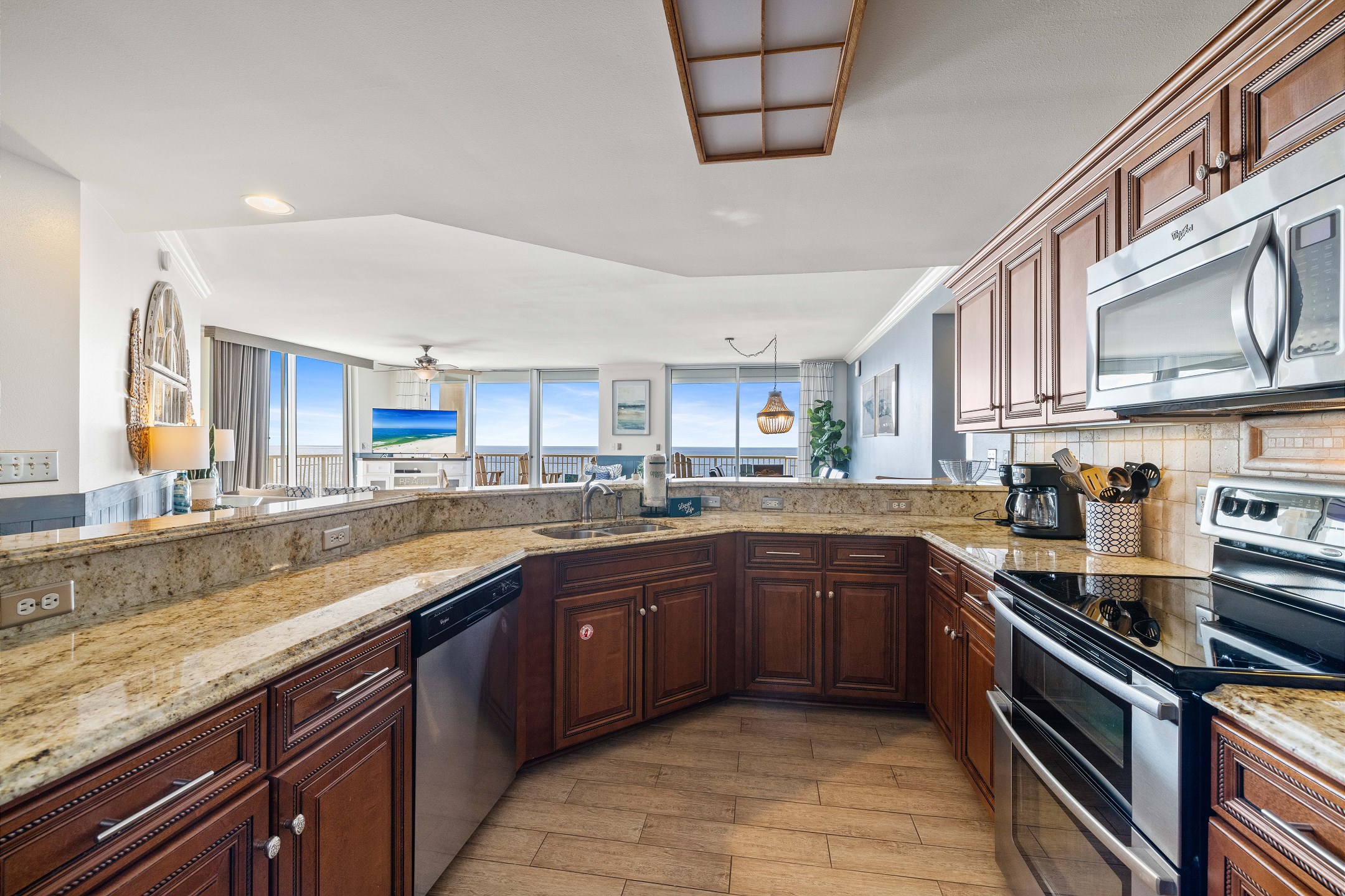 The Beach Club 1401C | Photo 3
