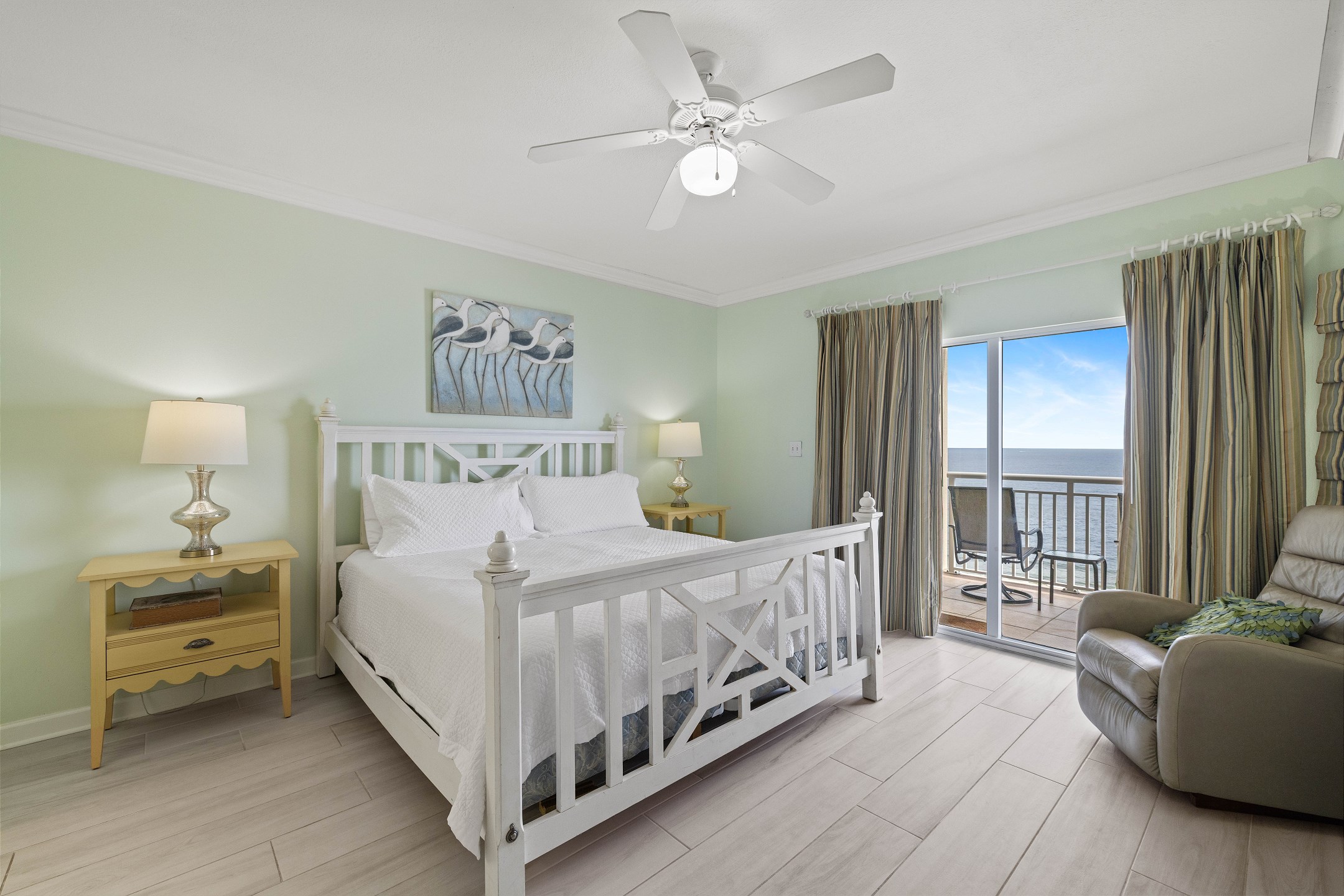 Admiral's Quarters 1202 3