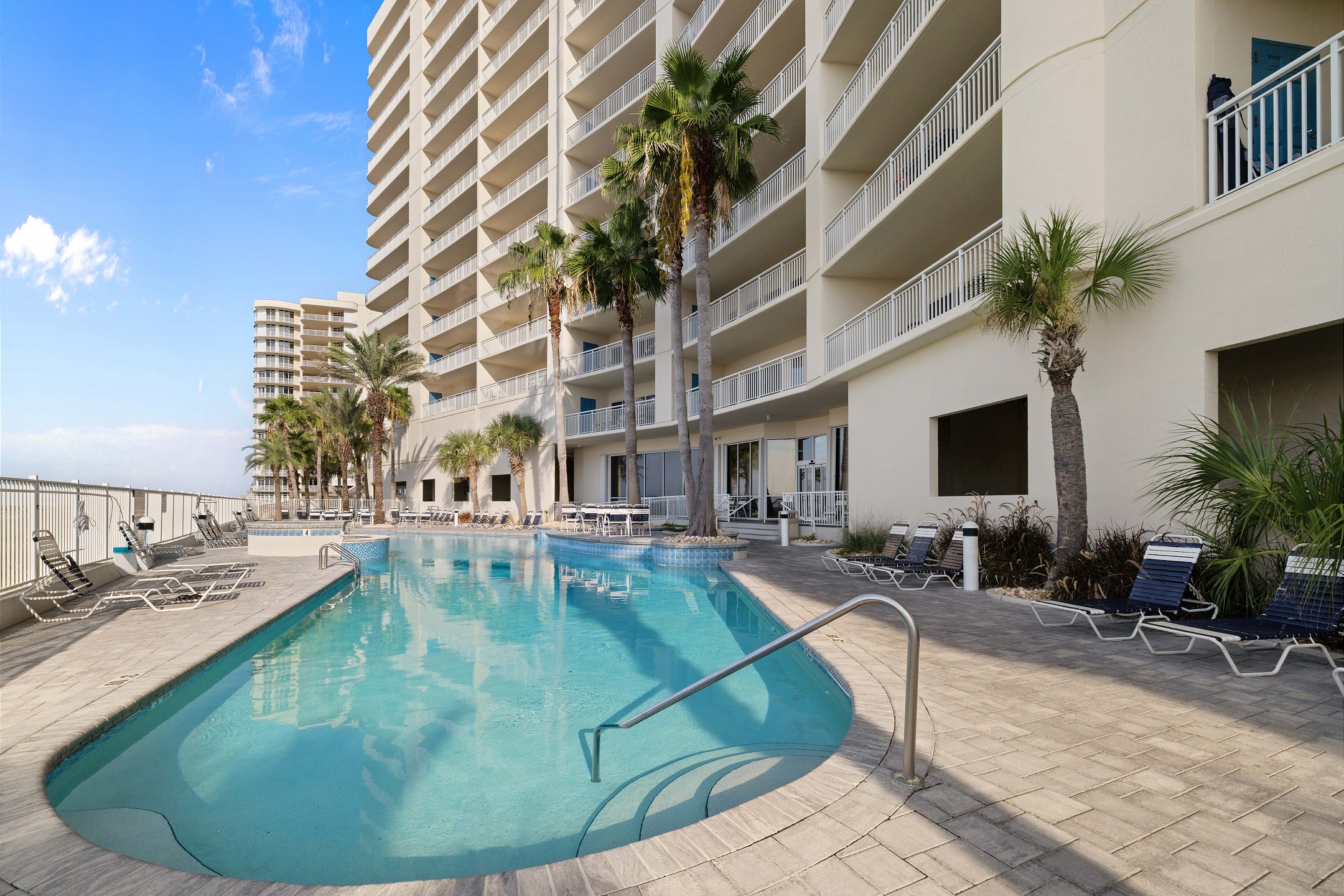Admiral's Quarters 906 | Photo 3