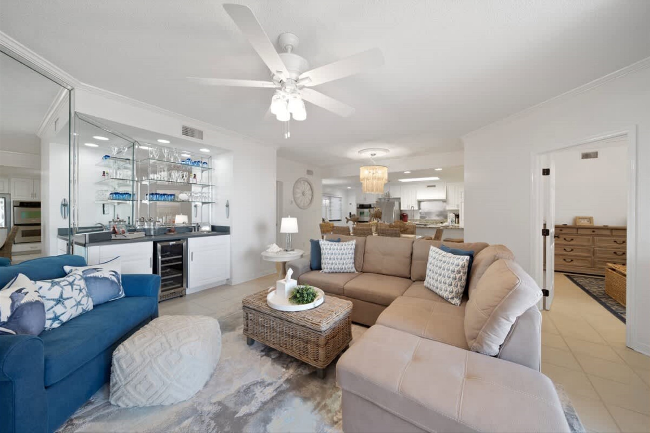 Four Seasons 204W | Photo 2