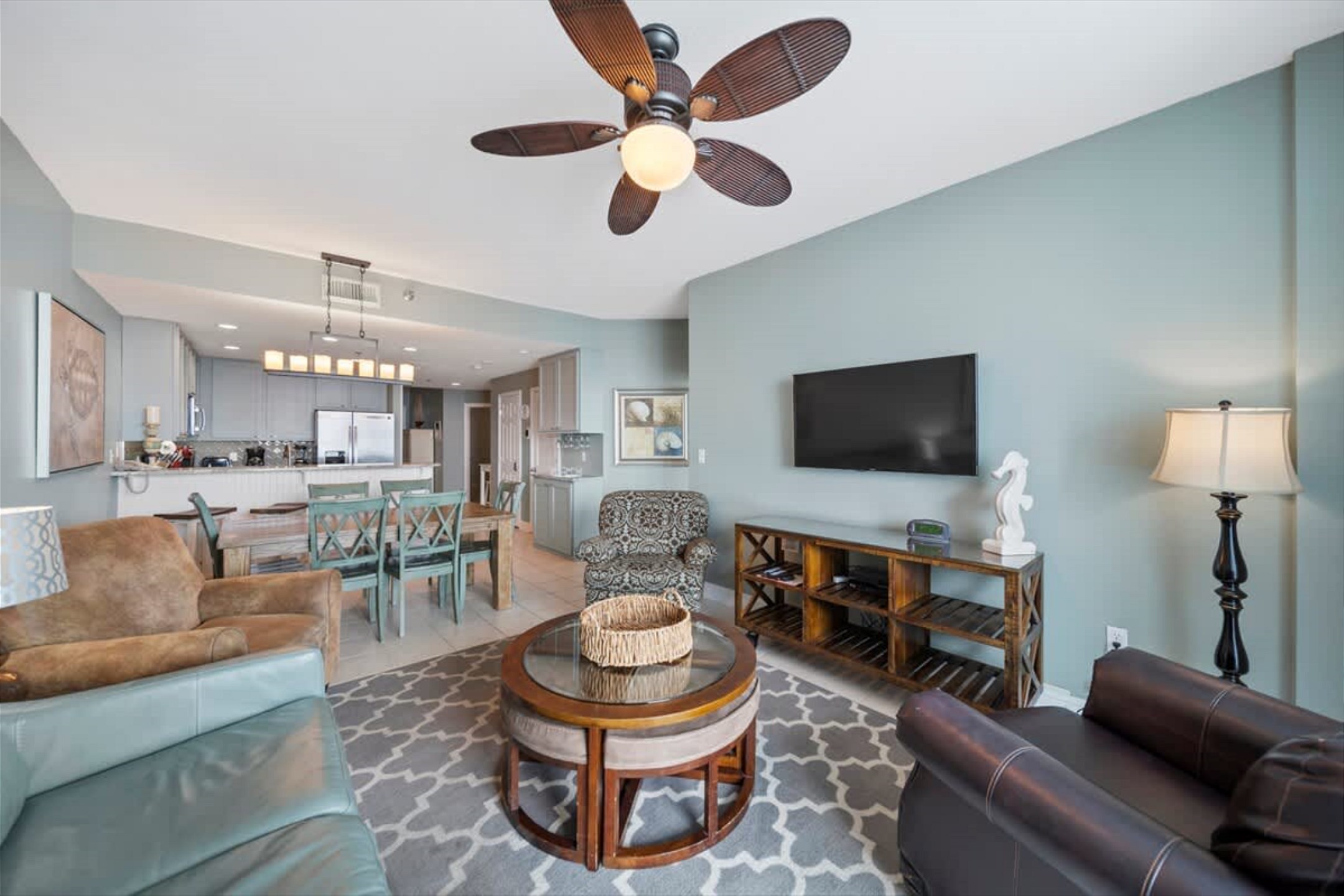 Lighthouse 913 | Photo 2