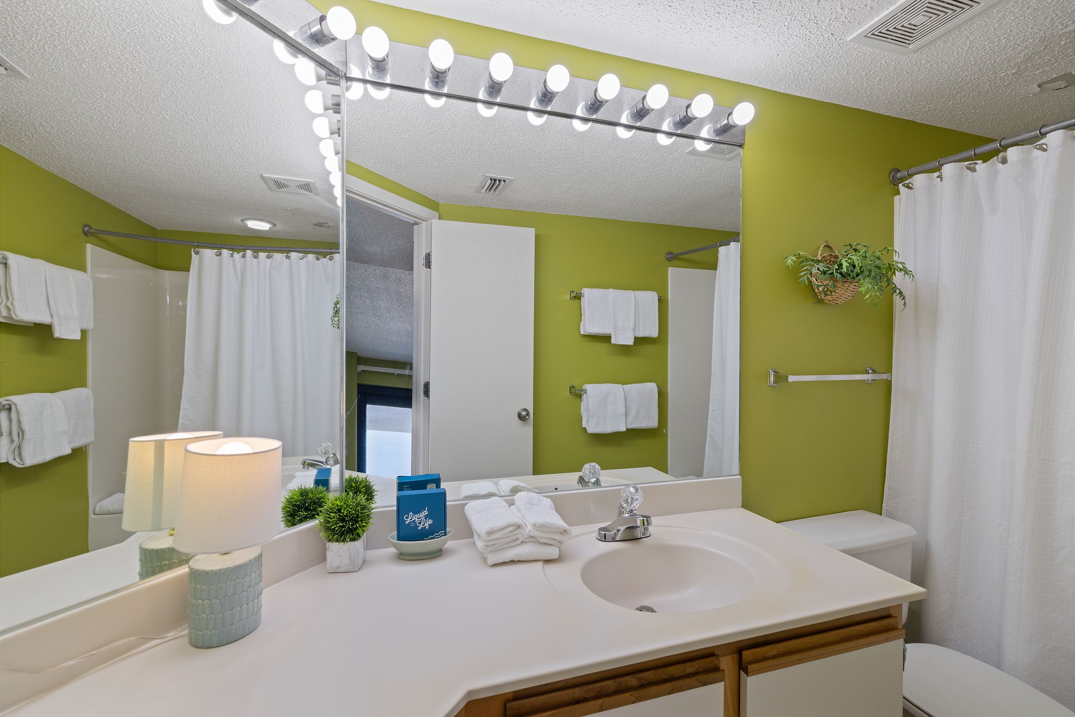 Pelican Pointe 602 6