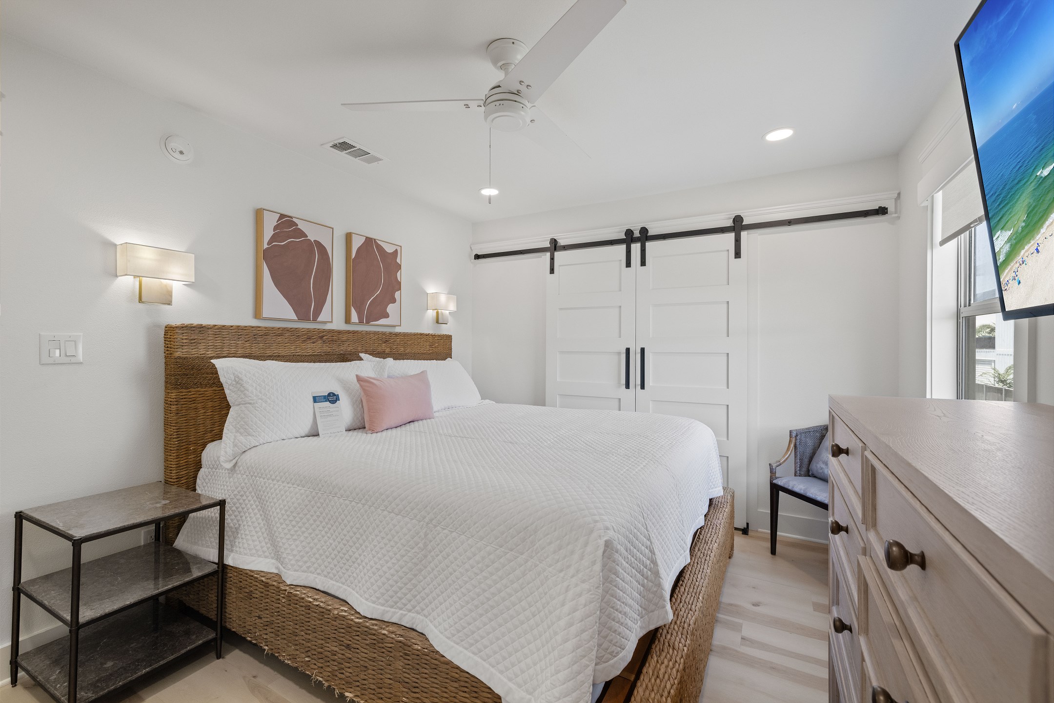 Sea Breeze Cottage II 4