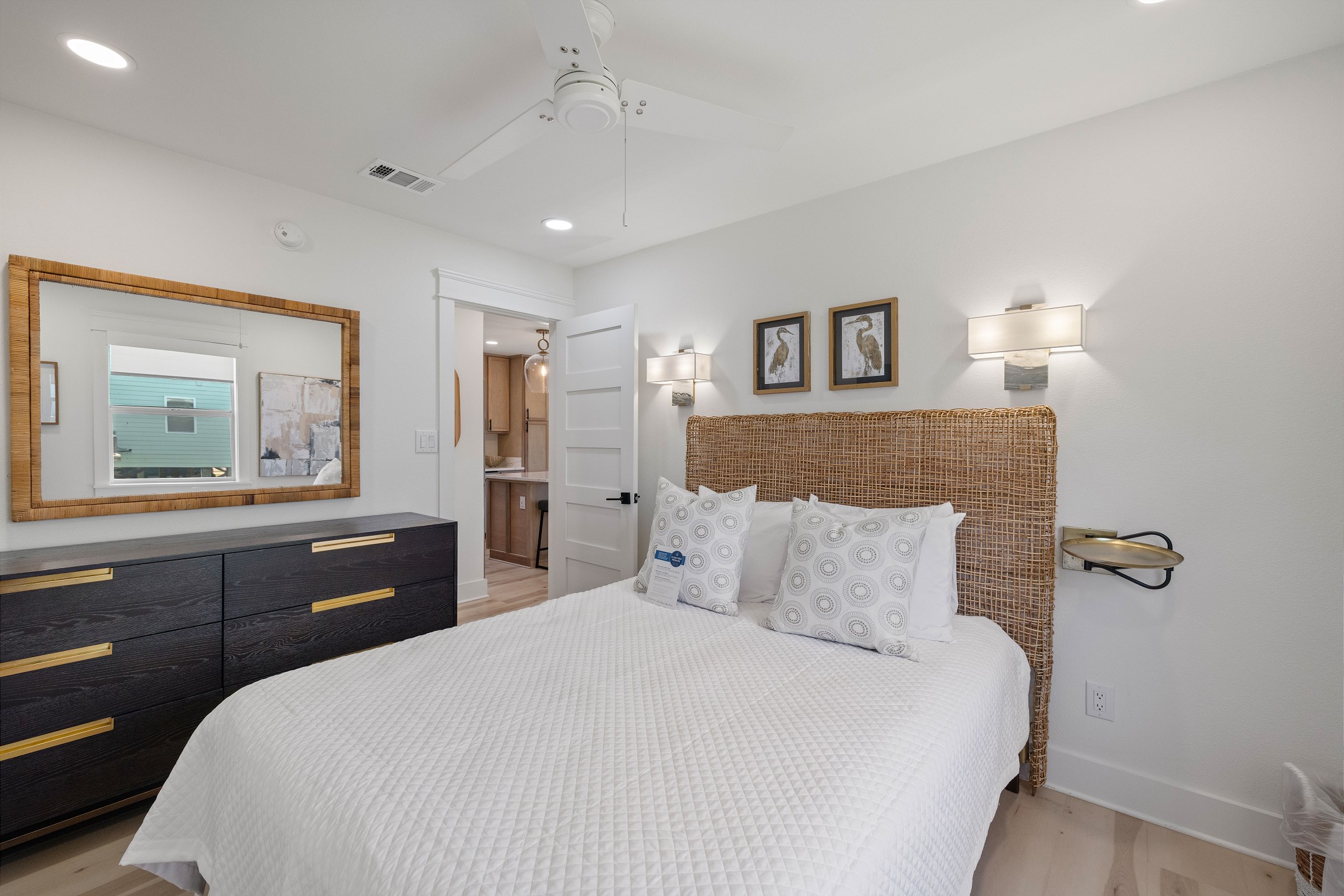 Sea Breeze Cottage II 6
