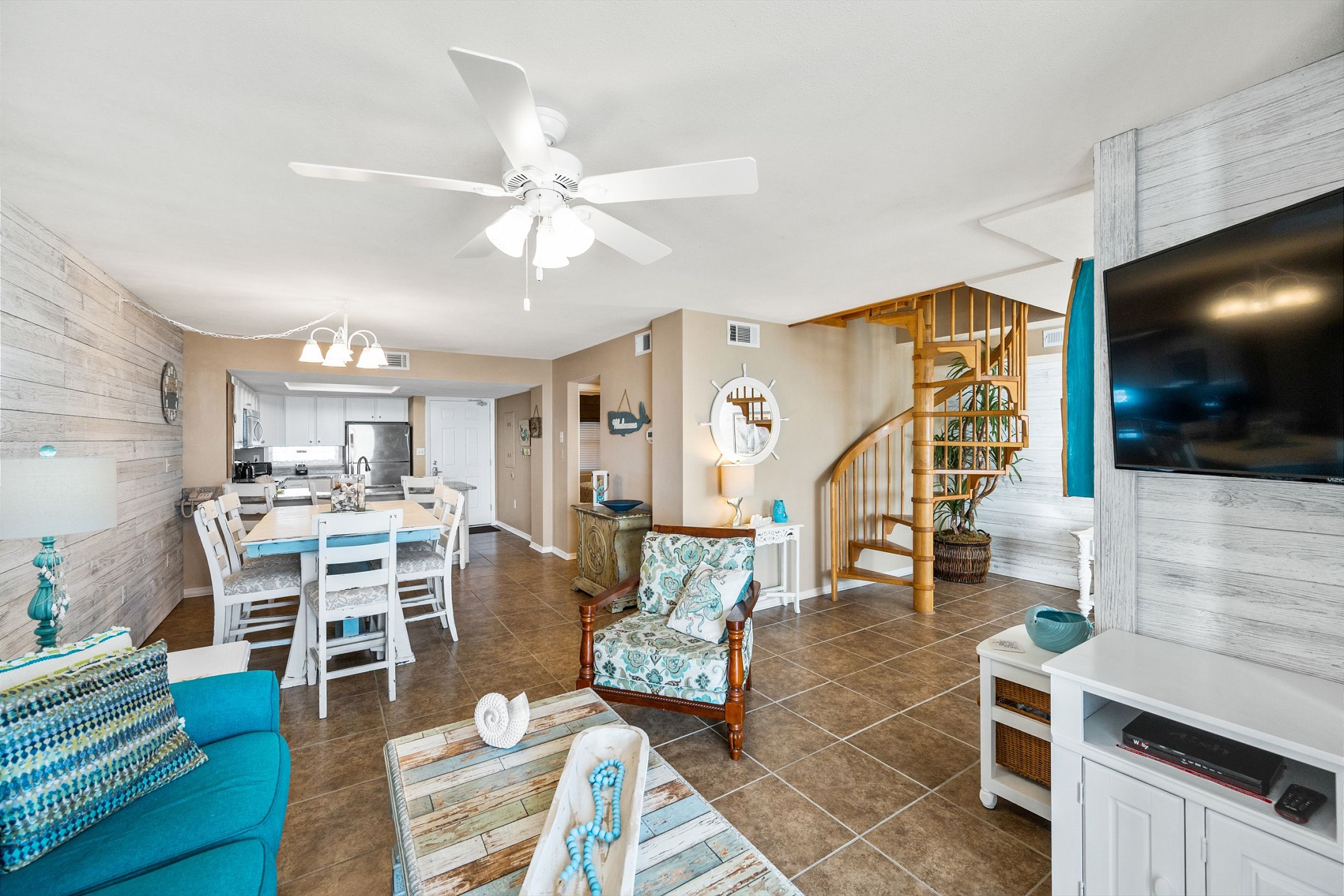 Sunswept 806 Penthouse | Photo 3