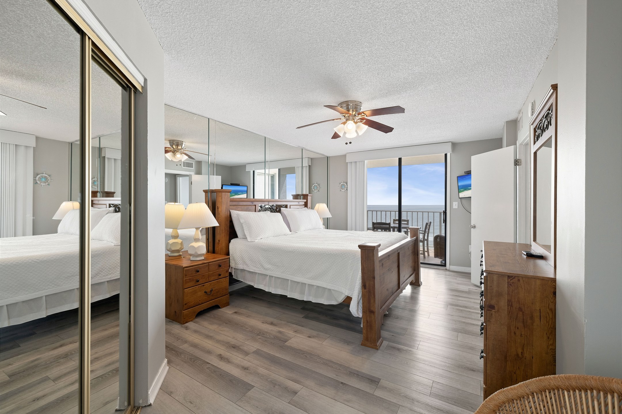 Sunswept 807 Penthouse 4