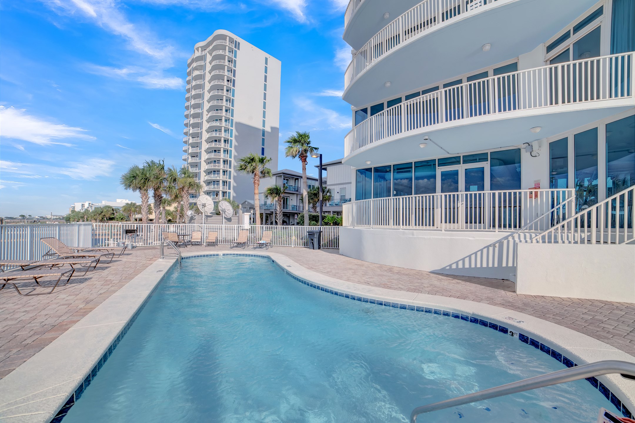 Lagoon Tower 302