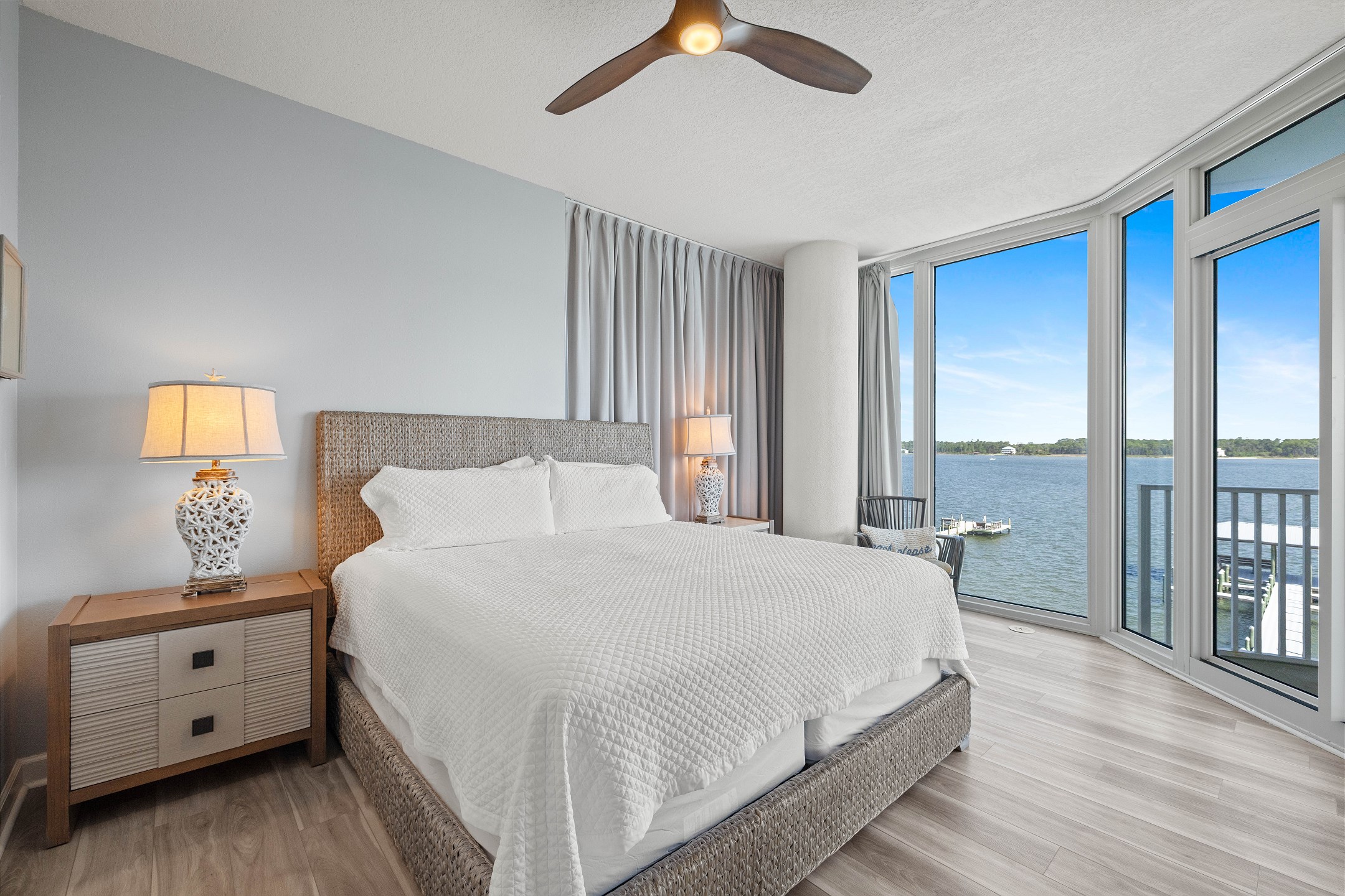Lagoon Tower 302 5