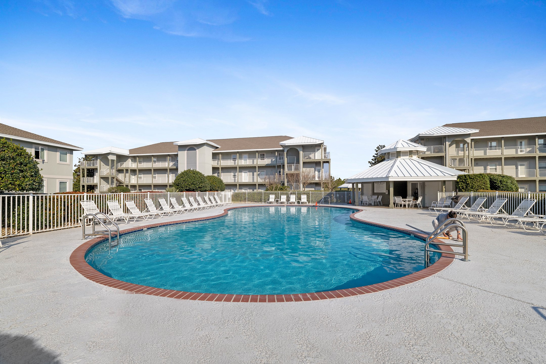 Romar Lakes 205E | Photo 2